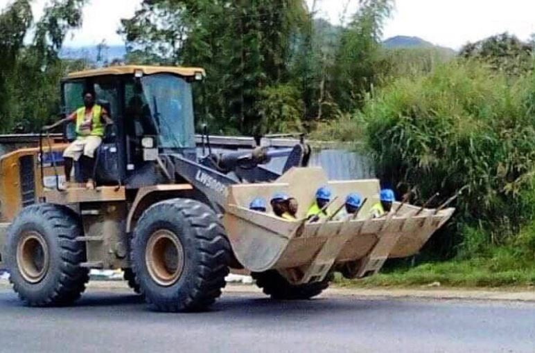 Harus Diakui, Tukang Bangunan Emang Otak Kreatifnya Nggak Pernah Mati